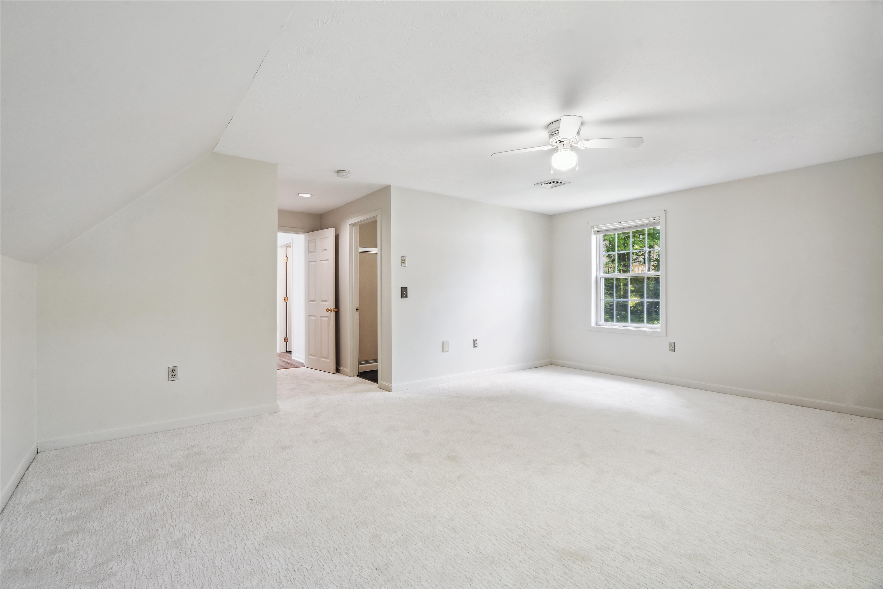 2761 Lake Shore Road, Unit 2 Gilford, NH 03249 - Photo 12 of 40