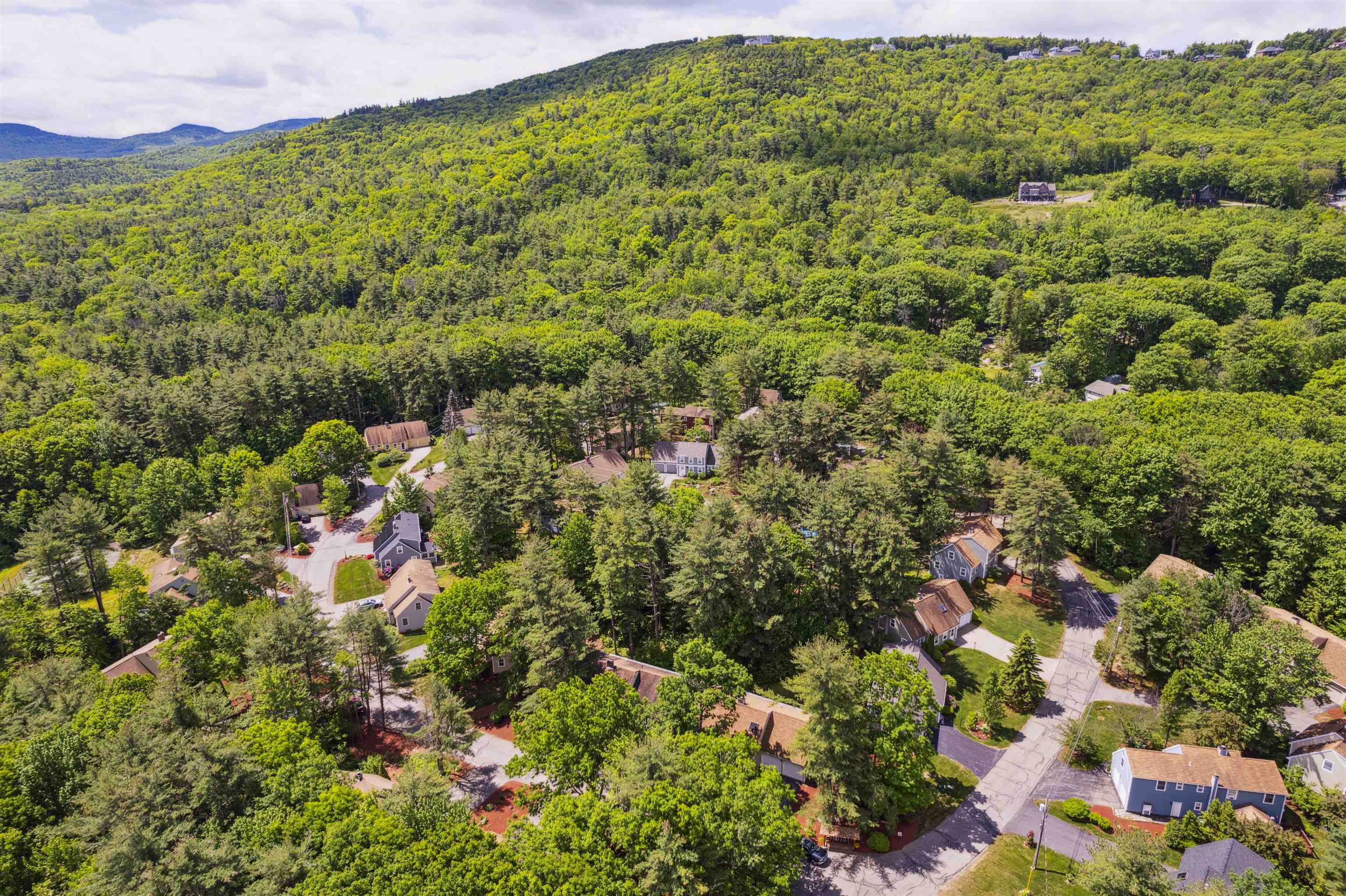 2761 Lake Shore Road, Unit 2 Gilford, NH 03249 - Photo 13 of 40