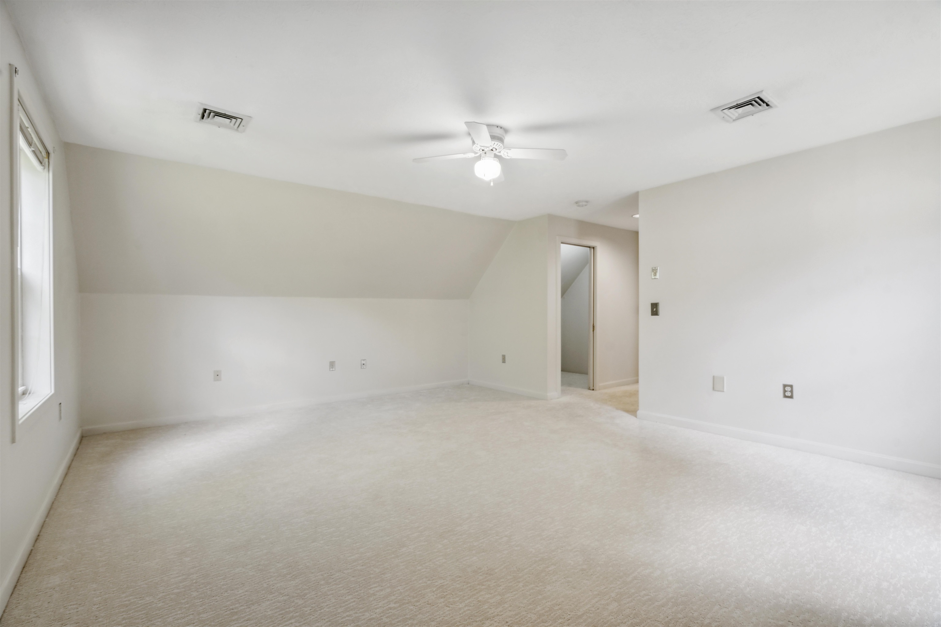 2761 Lake Shore Road, Unit 2 Gilford, NH 03249 - Photo 14 of 40