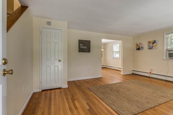 36 Charles Road, Unit 36 Winchester, MA 01890 - Photo 4 of 20 Gallery Image 4