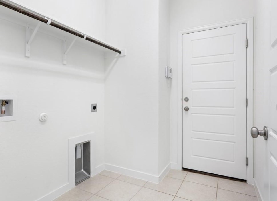 121 San Domenico Cove Georgetown, TX 78628 - Photo 15 of 24 a view of an empty walk in closet