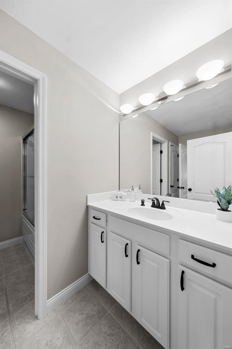 809 North Spoede Road St. Louis, MO 63141 - Photo 38 of 52 Gallery Image 38