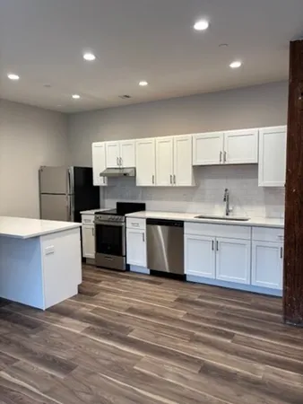 $2,500 | 87 North Water Street, Unit 202, New Bedford, MA 02740