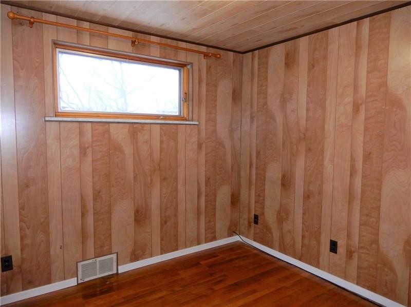 3400 McRoberts Road Pittsburgh, PA 15234 - Photo 10 of 20 Bedroom #3 3400 McRoberts Road