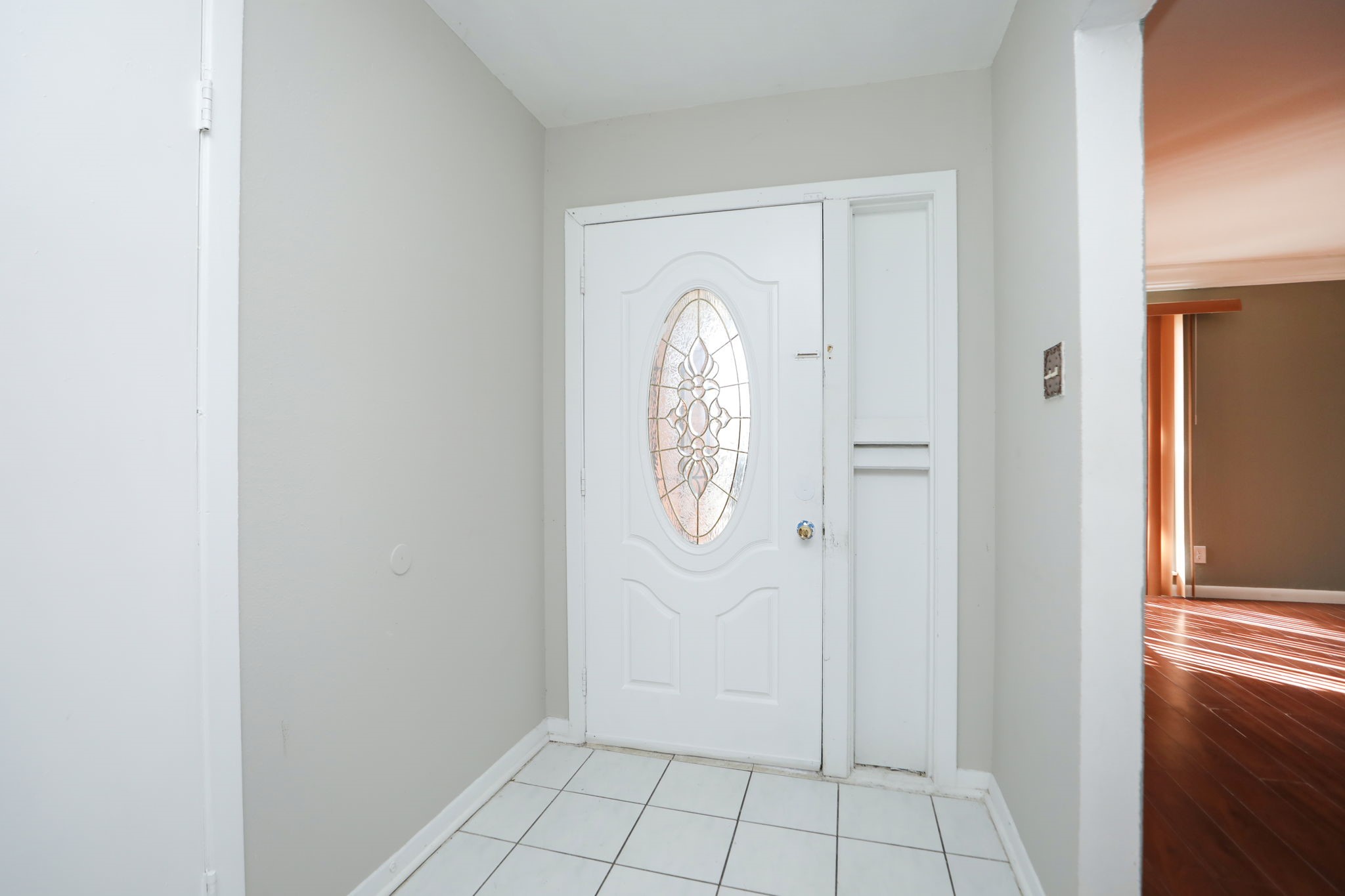 8235 Dover Street Houston, TX 77061 - Photo 5 of 36 a view of empty room with window