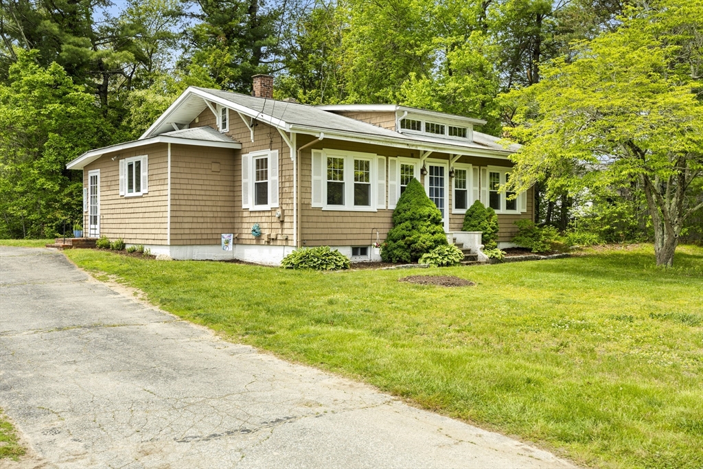 955 Middle Road Acushnet, MA 02743 - Photo 2 of 26