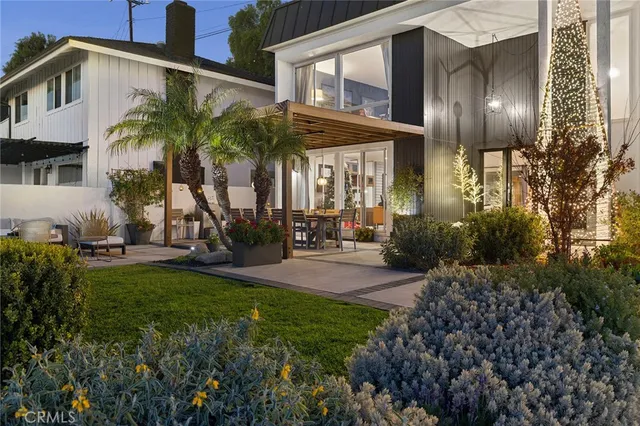 $1,700,000 | 12276 Circula Panorama Place, North Tustin, CA 92705