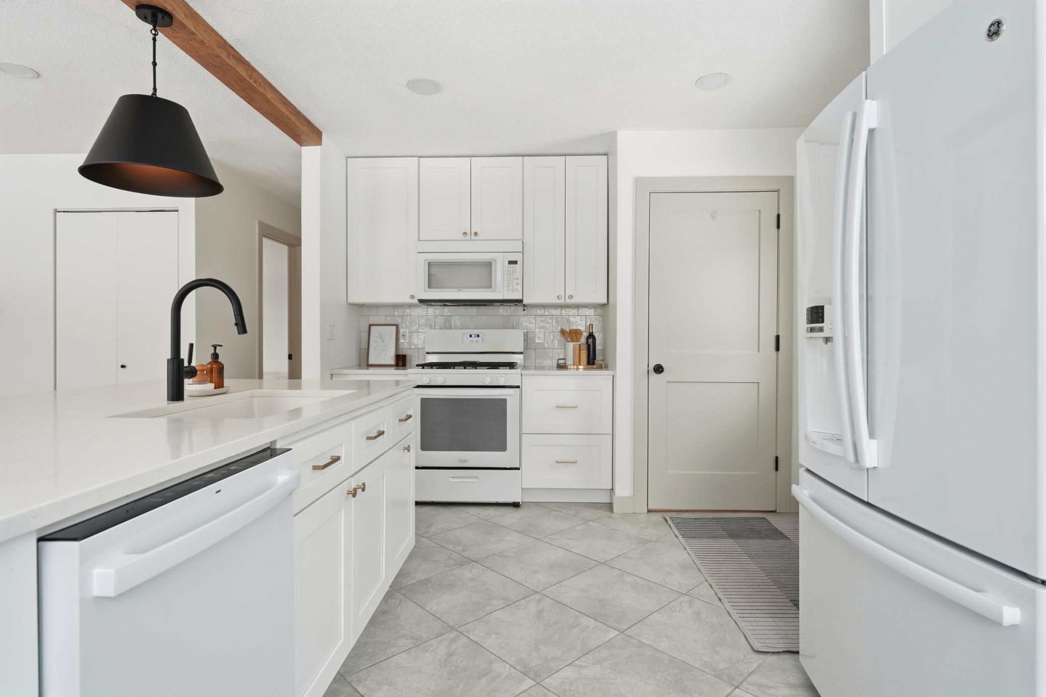 3033 Longfellow Road Mound, MN 55364 - Photo 4 of 32