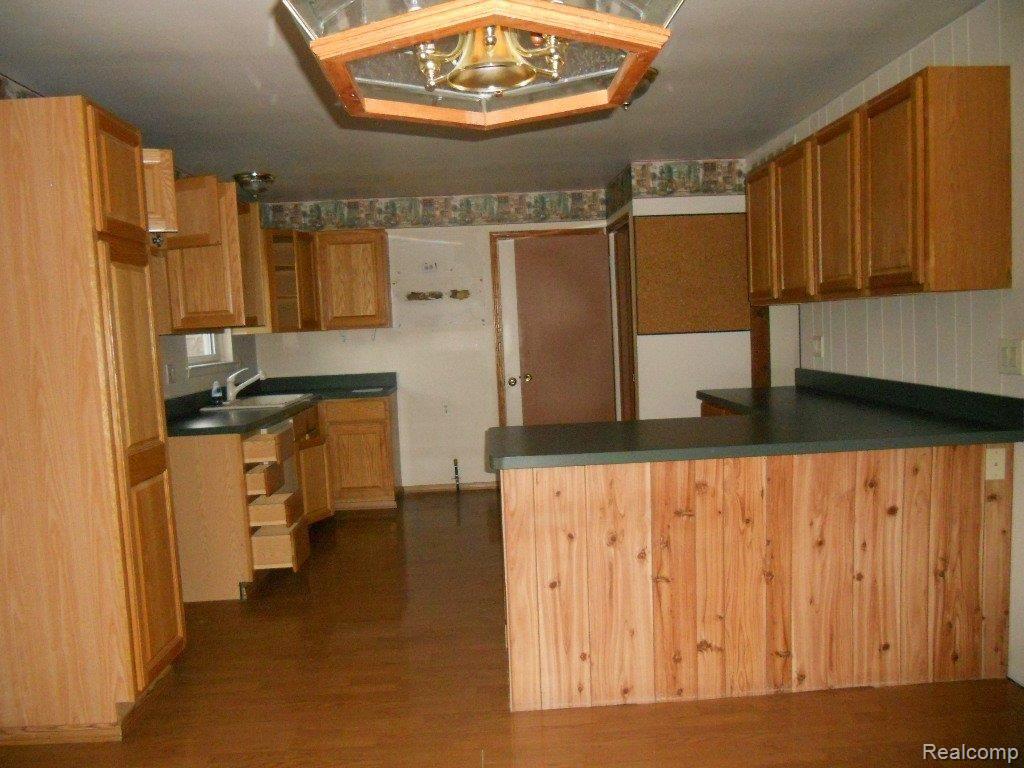 32041 Dixie Manor Road Rockwood, MI 48173 - Photo 4 of 15 WHOLE KIT