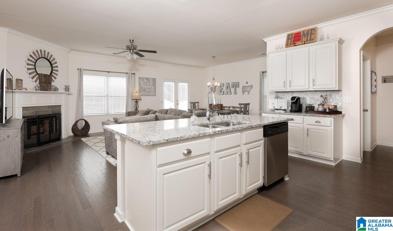 1083 Riviera Drive Calera, AL 35040 - Photo 7 of 45
