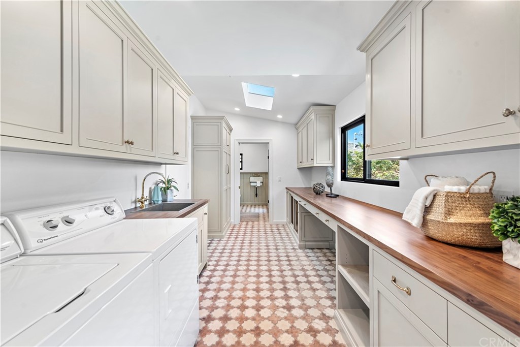 1806 Samar Drive Costa Mesa, CA 92626 - Photo 17 of 41 The area is all set up for your own crated pet...this is the the most expansive and well done room of this type that we have ever seen...the flooring alone is simply breathtaking and can handle any type of use.