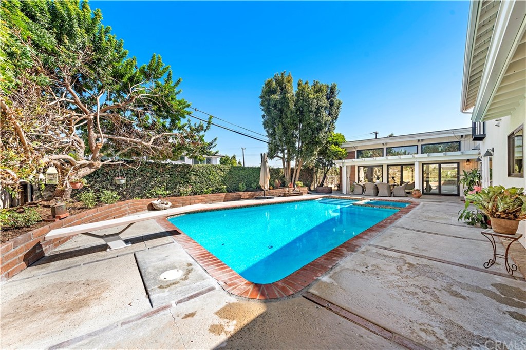 1806 Samar Drive Costa Mesa, CA 92626 - Photo 38 of 41