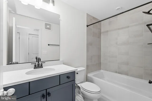 $599,999 | 19719 Misty Moss Square, Unit 1, Ashburn, VA 20147