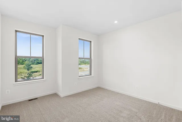 $599,999 | 19719 Misty Moss Square, Unit 1, Ashburn, VA 20147