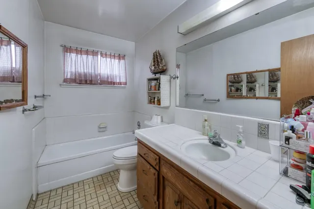 $779,900 | 1055 East Dinuba Avenue, Reedley, CA 93654