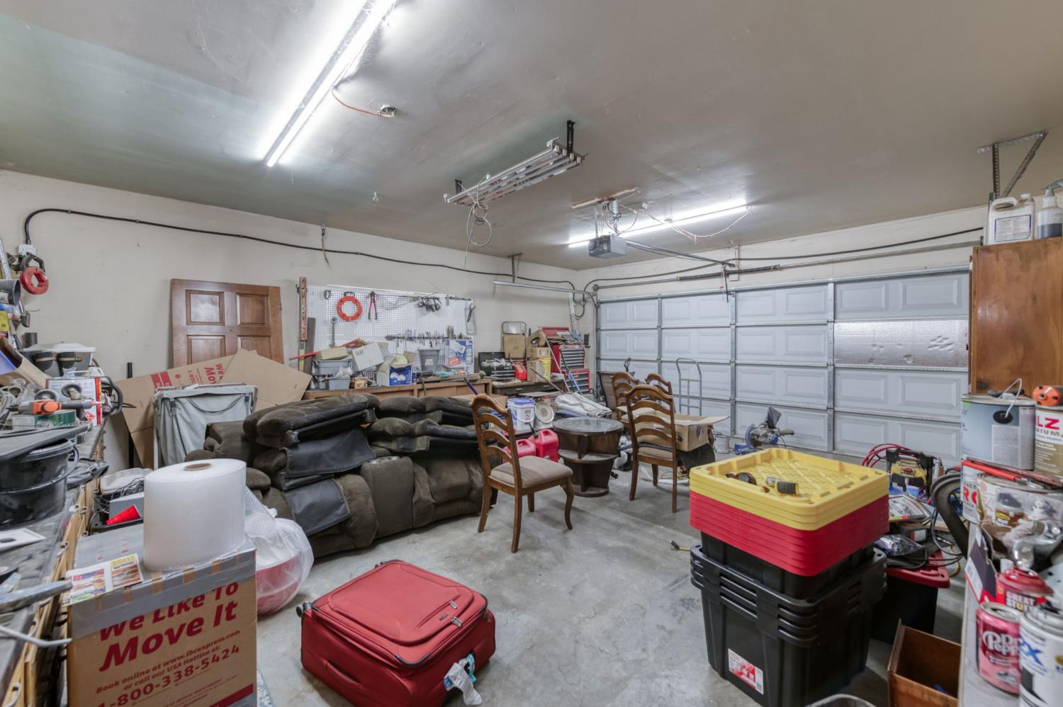 1055 East Dinuba Avenue Reedley, CA 93654 - Photo 19 of 54