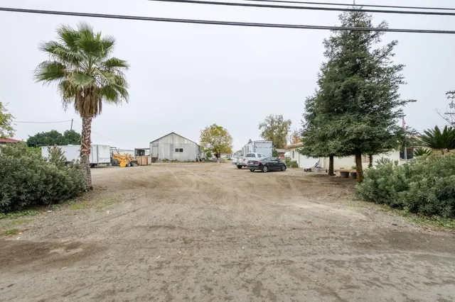 $779,900 | 1055 East Dinuba Avenue, Reedley, CA 93654