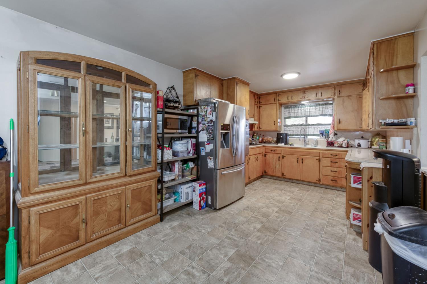 1055 East Dinuba Avenue Reedley, CA 93654 - Photo 9 of 54