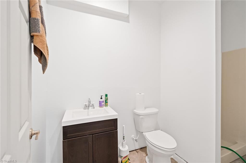 133 Lake View Road Prospect Hill, NC 27314 - Photo 46 of 50 Full Bathroom