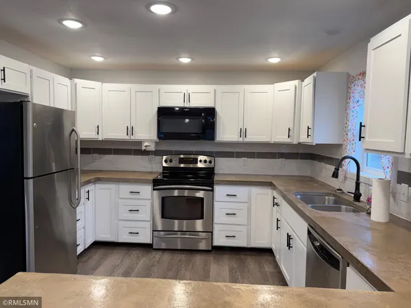 $199,900 | 213 East Park Avenue, Luck, WI 54853