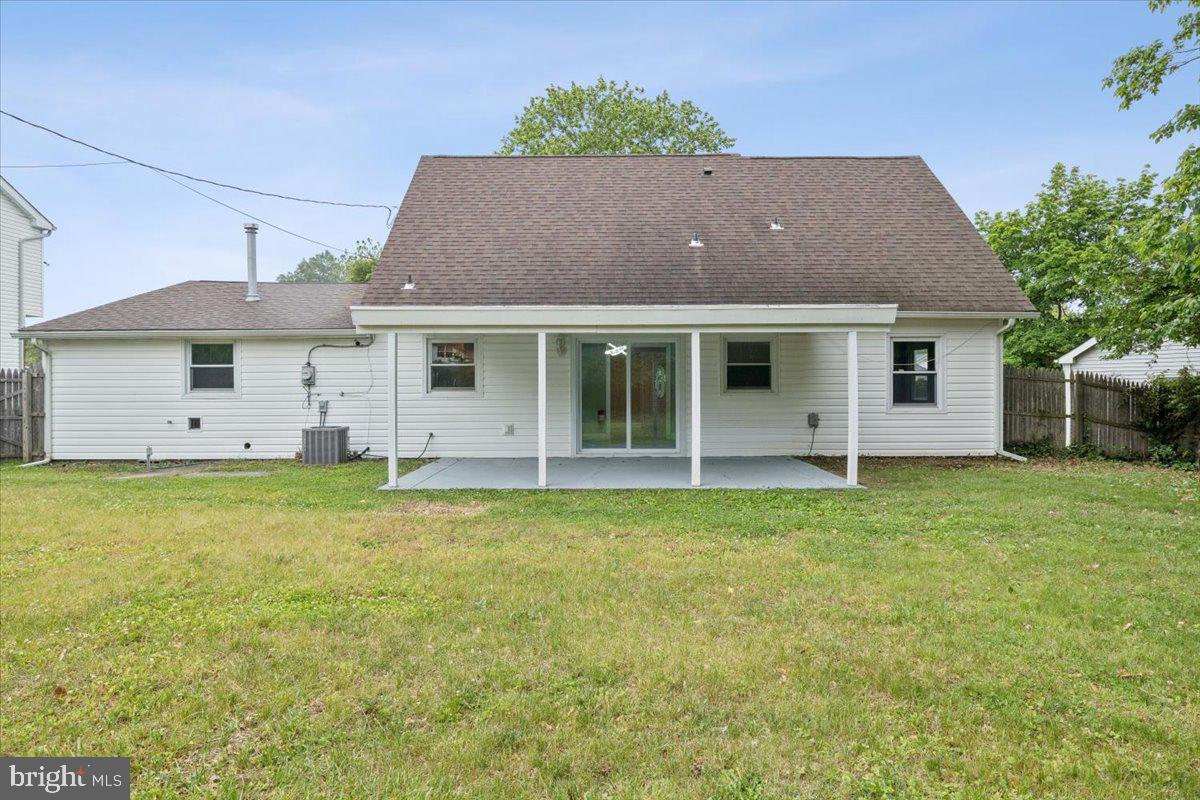 38 Gramercy Lane Willingboro, NJ 08046 - Photo 5 of 23 Charming backyard retreat awaits you!