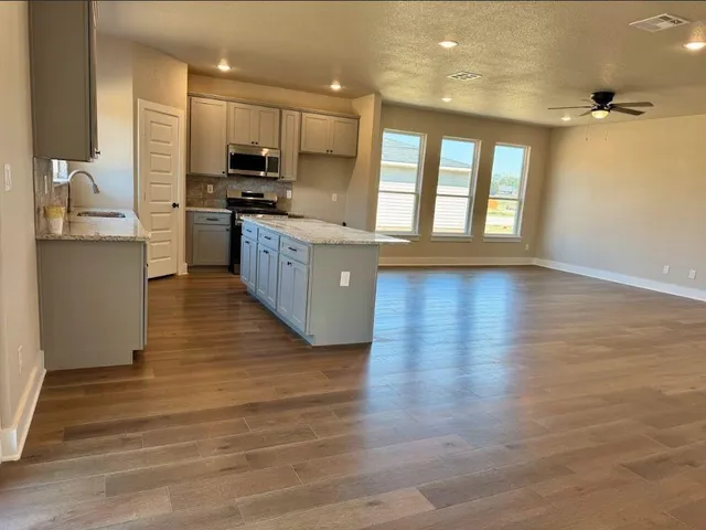 $2,250 | 15517 Greenhouse Way, Lindale, TX 75771