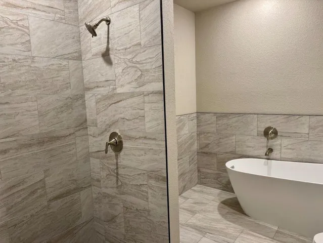 $2,250 | 15517 Greenhouse Way, Lindale, TX 75771