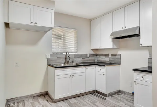 $2,299 | 14233 1/2 Sylvan Street, Van Nuys, CA 91401