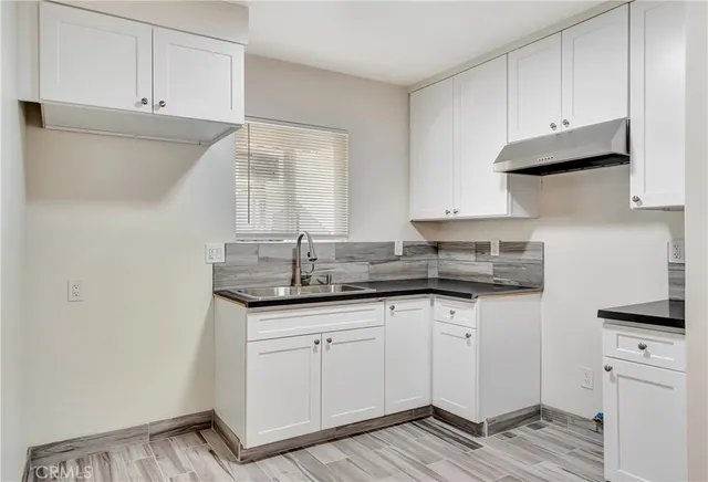 $2,299 | 14233 1/2 Sylvan Street, Van Nuys, CA 91401