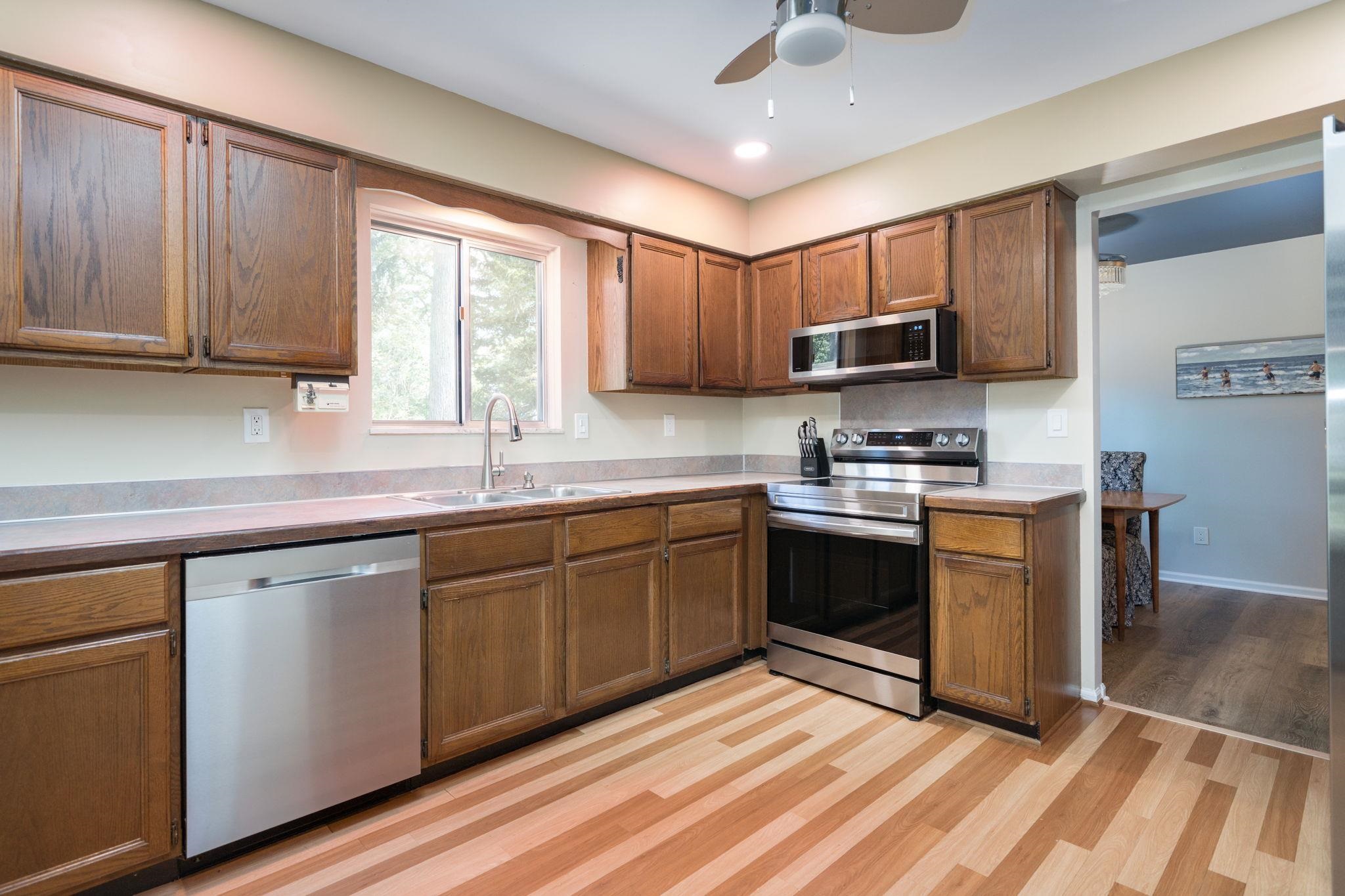 13331 Crane Ridge Drive Fenton, MI 48430 - Photo 12 of 41 50220009-7b19a1f9-2157-496c-9981-e44d911aeec8.JPG