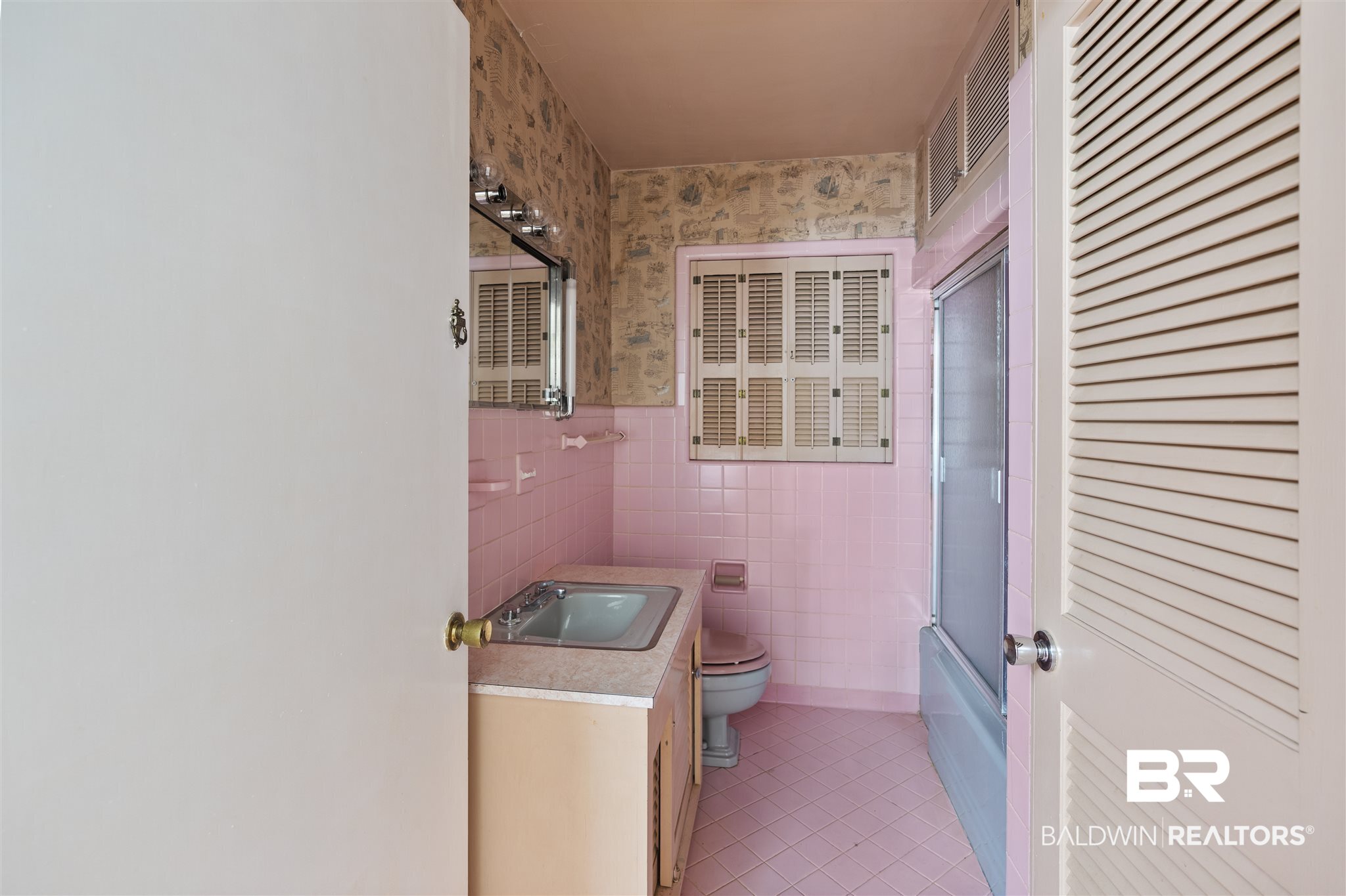3855 Mountain Drive Mobile, AL 36693 - Photo 20 of 35 Bathroom 2