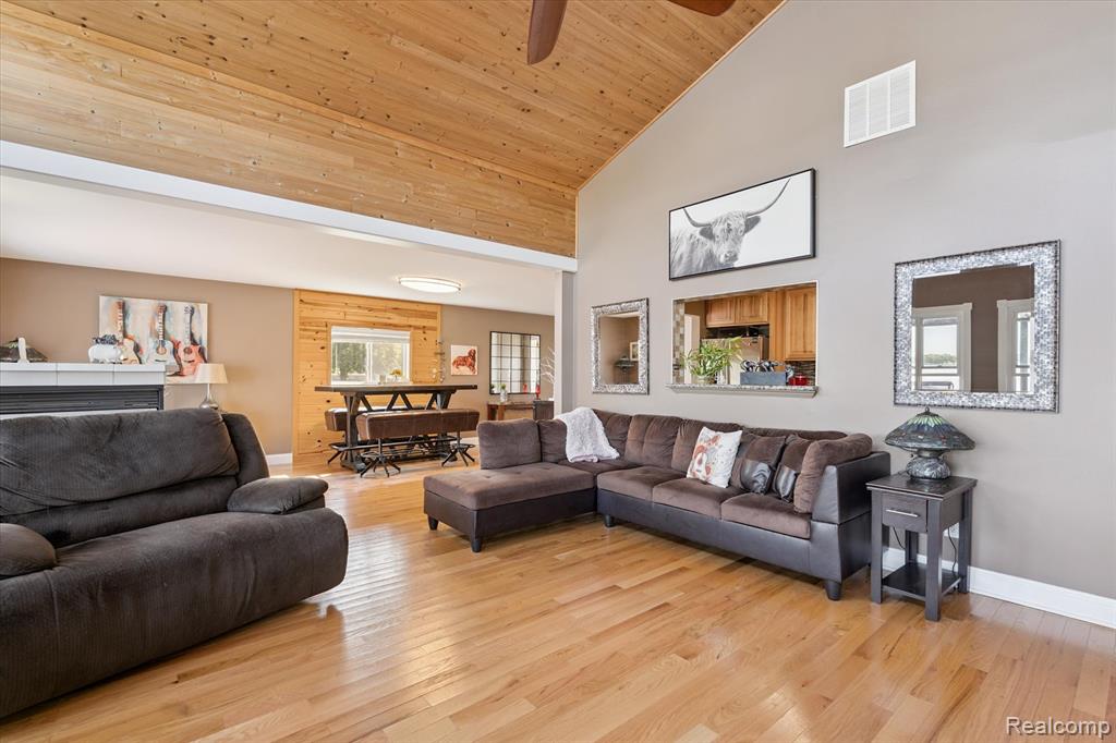 2236 Grove Park Road Fenton, MI 48430 - Photo 8 of 50