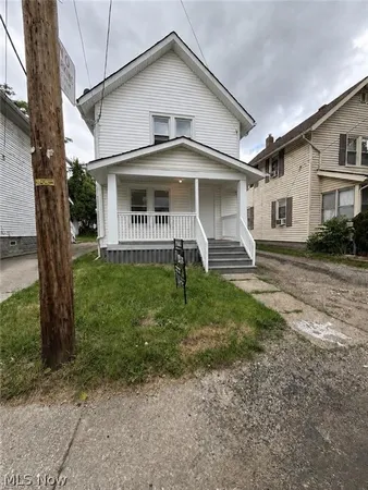 $59,900 | 802 Clay Drive, Akron, OH 44311