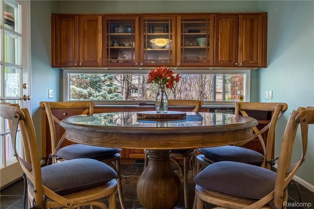 210 Devon Road Bloomfield Hills, MI 48302 - Photo 19 of 45 dulai_090-HDR.jpg