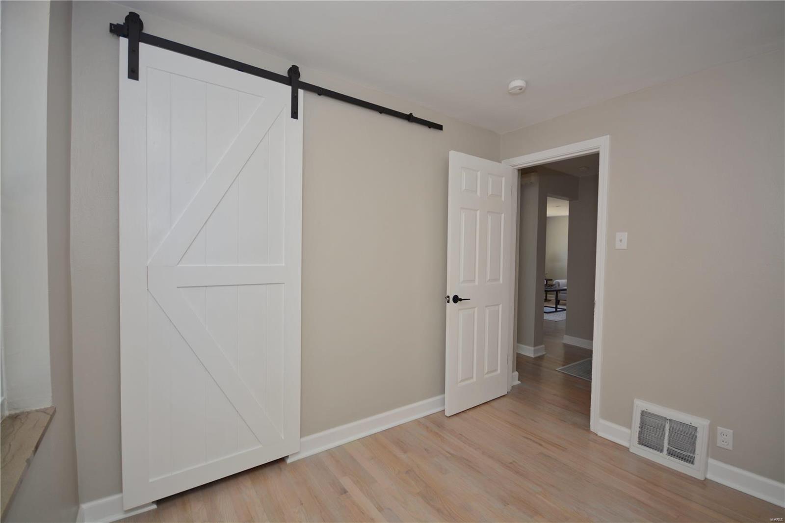 8001 Morgan Ford Road St. Louis, MO 63123 - Photo 12 of 27