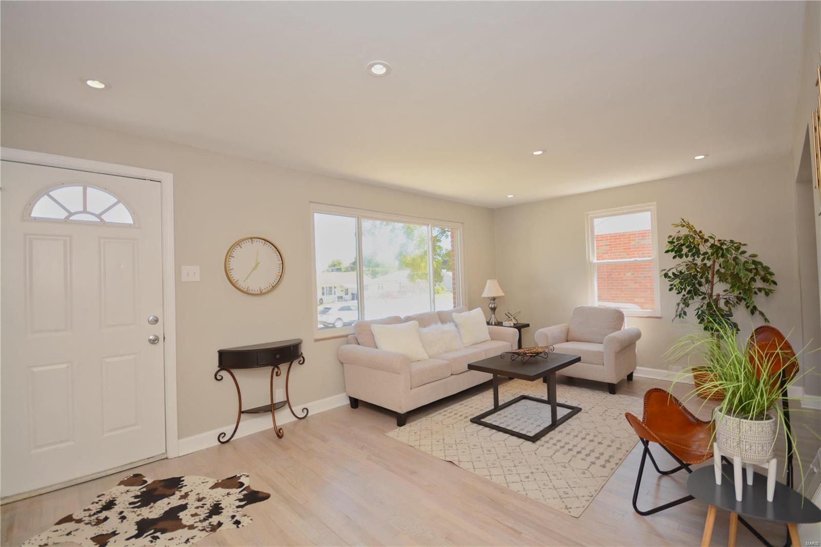 8001 Morgan Ford Road St. Louis, MO 63123 - Photo 2 of 27