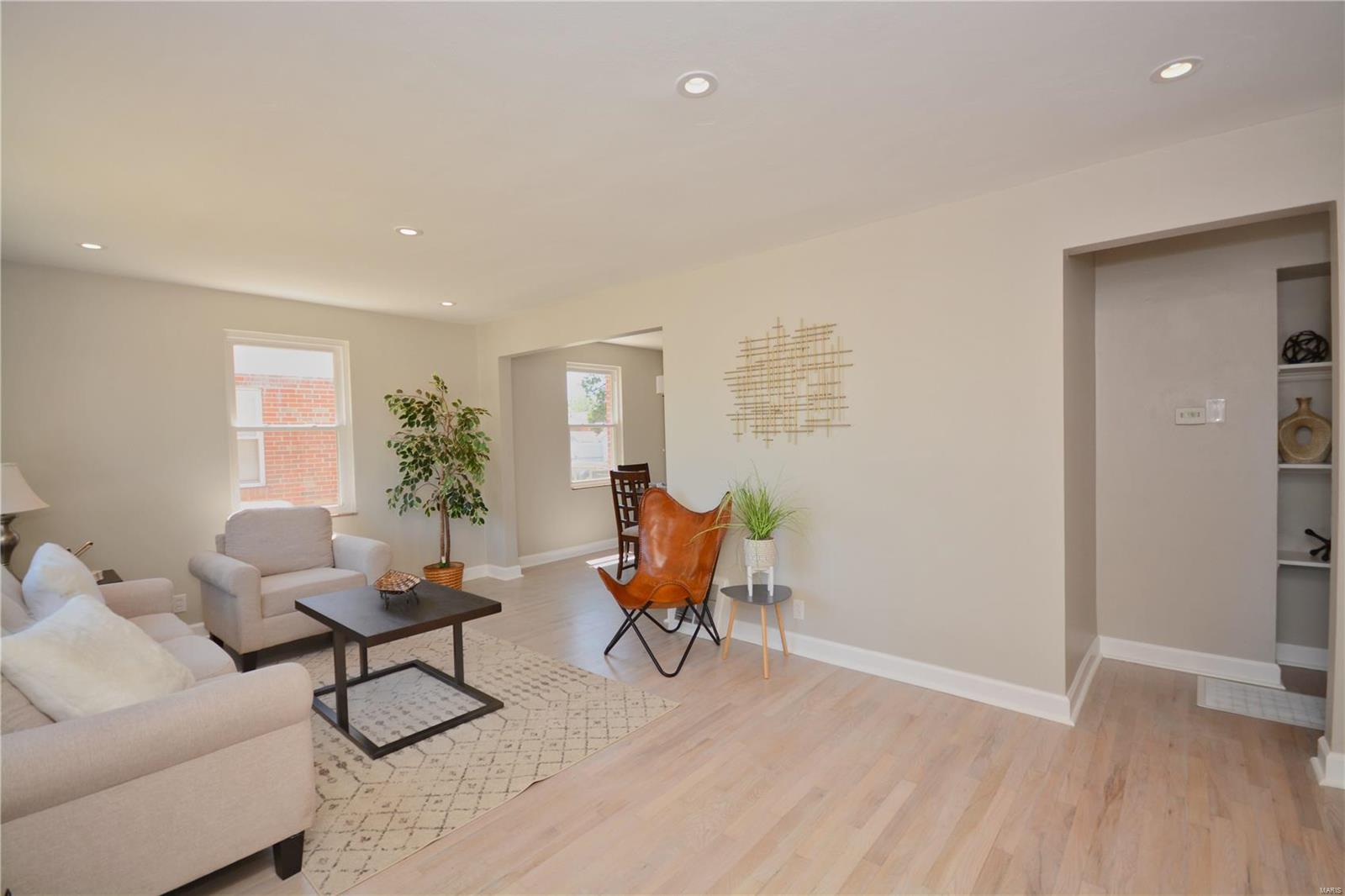 8001 Morgan Ford Road St. Louis, MO 63123 - Photo 3 of 27