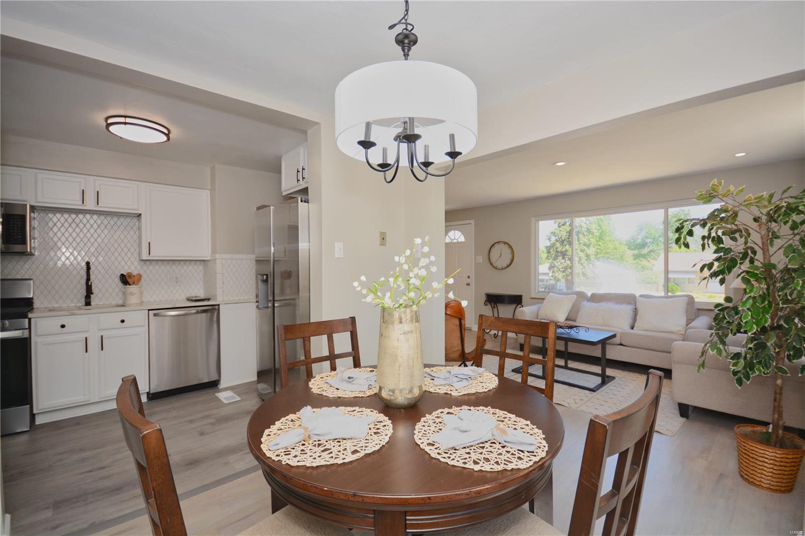 8001 Morgan Ford Road St. Louis, MO 63123 - Photo 4 of 27