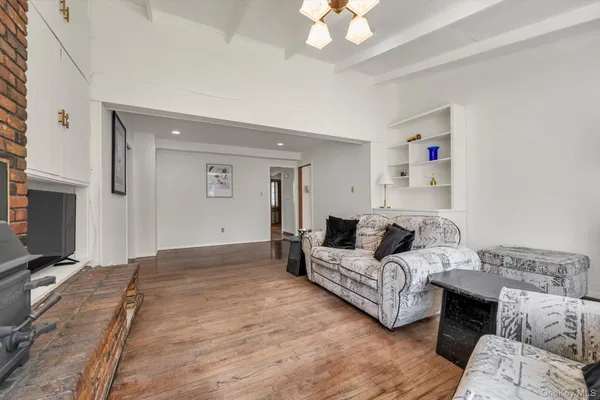 $1,198,000 | 23 Madison Avenue, Jericho, NY 11753