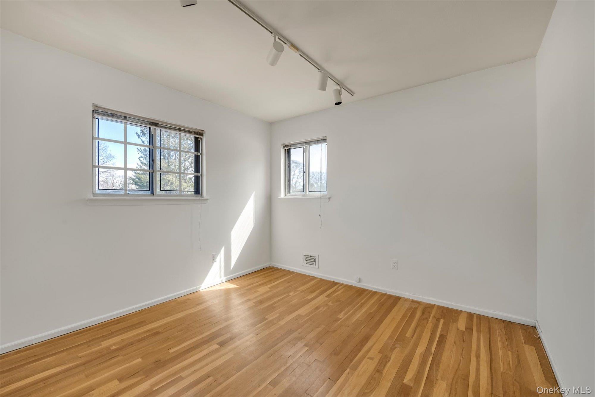 23 Madison Avenue Jericho, NY 11753 - Photo 18 of 29 Bedroom #2 with hardwood floors