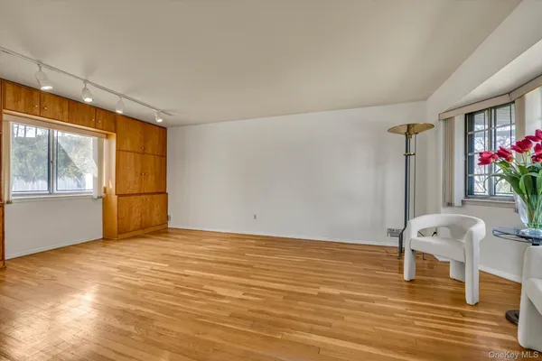 $1,198,000 | 23 Madison Avenue, Jericho, NY 11753