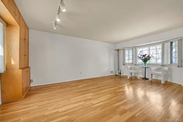 $1,198,000 | 23 Madison Avenue, Jericho, NY 11753