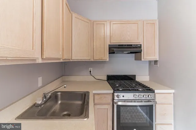 $2,200 | 2101-17 Chestnut Street, Unit 1608, Philadelphia, PA 19103