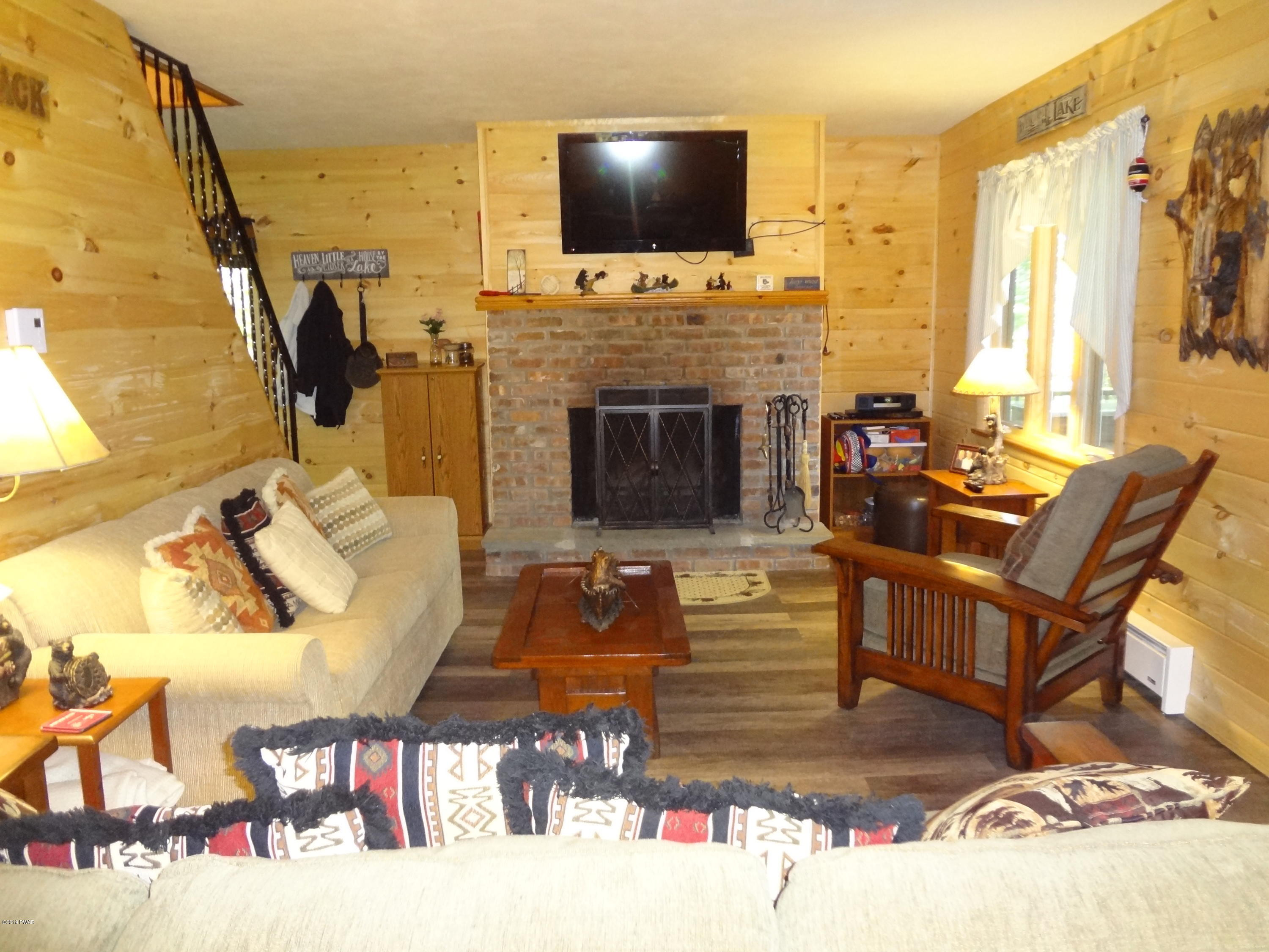 106 Deerfoot Road Lake Ariel, PA 18436 - Photo 8 of 51 Living Room