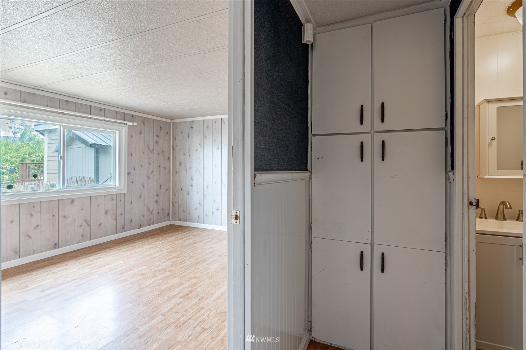 35 Apple Acres Road, Unit 112 Chelan, WA 98816 - Photo 20 of 35 a view of empty room with wooden floor