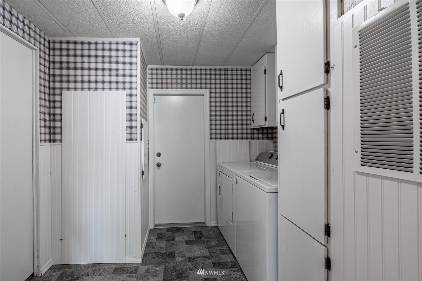 35 Apple Acres Road, Unit 112 Chelan, WA 98816 - Photo 23 of 35 a bathroom with a sink toilet and shower