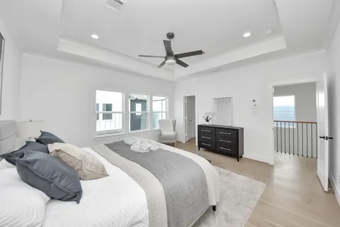 $570,000 | 925 Fisher Street, Unit E, Houston, TX 77018