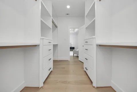 $570,000 | 925 Fisher Street, Unit E, Houston, TX 77018