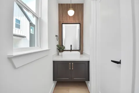 $570,000 | 925 Fisher Street, Unit E, Houston, TX 77018