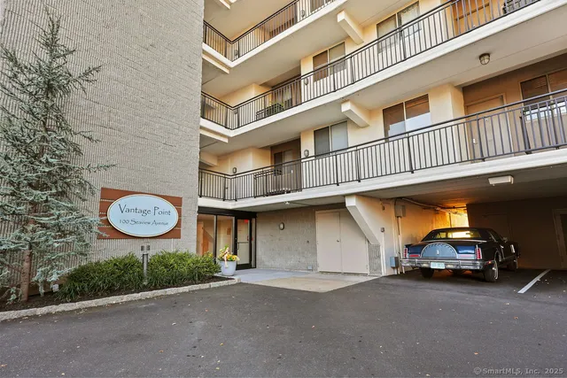 $4,000 | 100 Seaview Avenue, Unit 4H, Norwalk, CT 06855